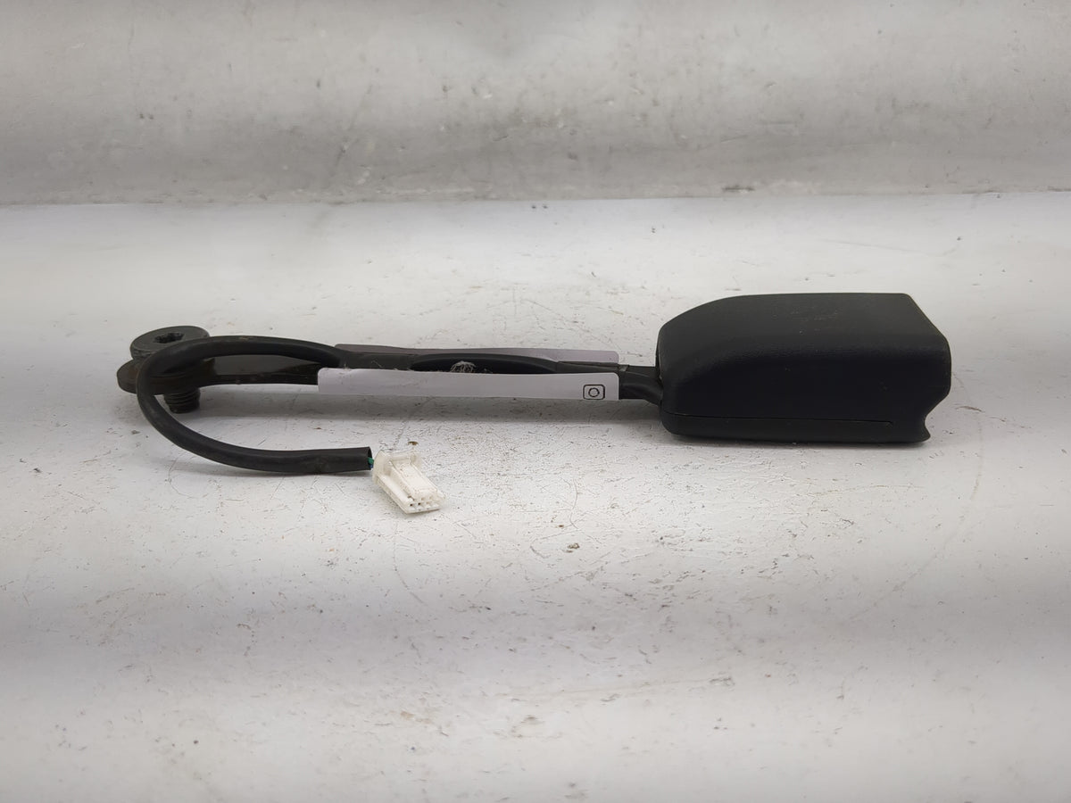 2018-2018 Nissan Altima Driver Seatbelt Buckle - Oemusedautoparts1.com
