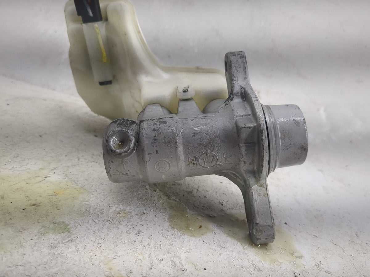 2013-2018 Nissan Altima Brake Master Cylinder 1498312 - Oemusedautoparts1.com