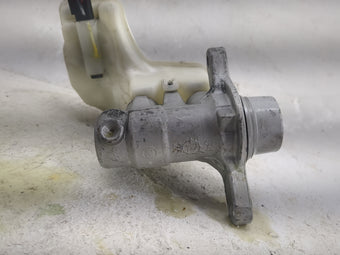 compare product 2013-2018 Nissan Altima Brake Master Cylinder 1498312