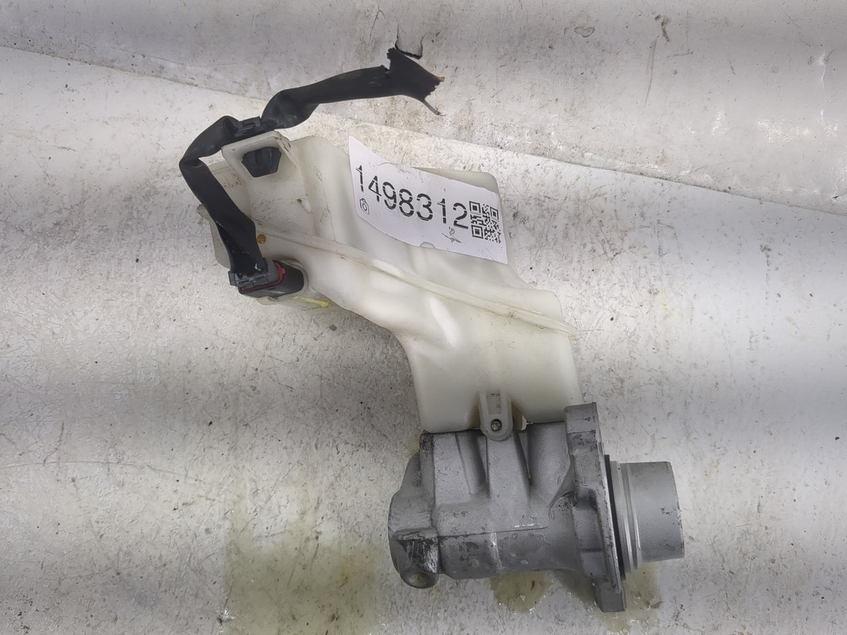 2013-2018 Nissan Altima Brake Master Cylinder 1498312 - Oemusedautoparts1.com