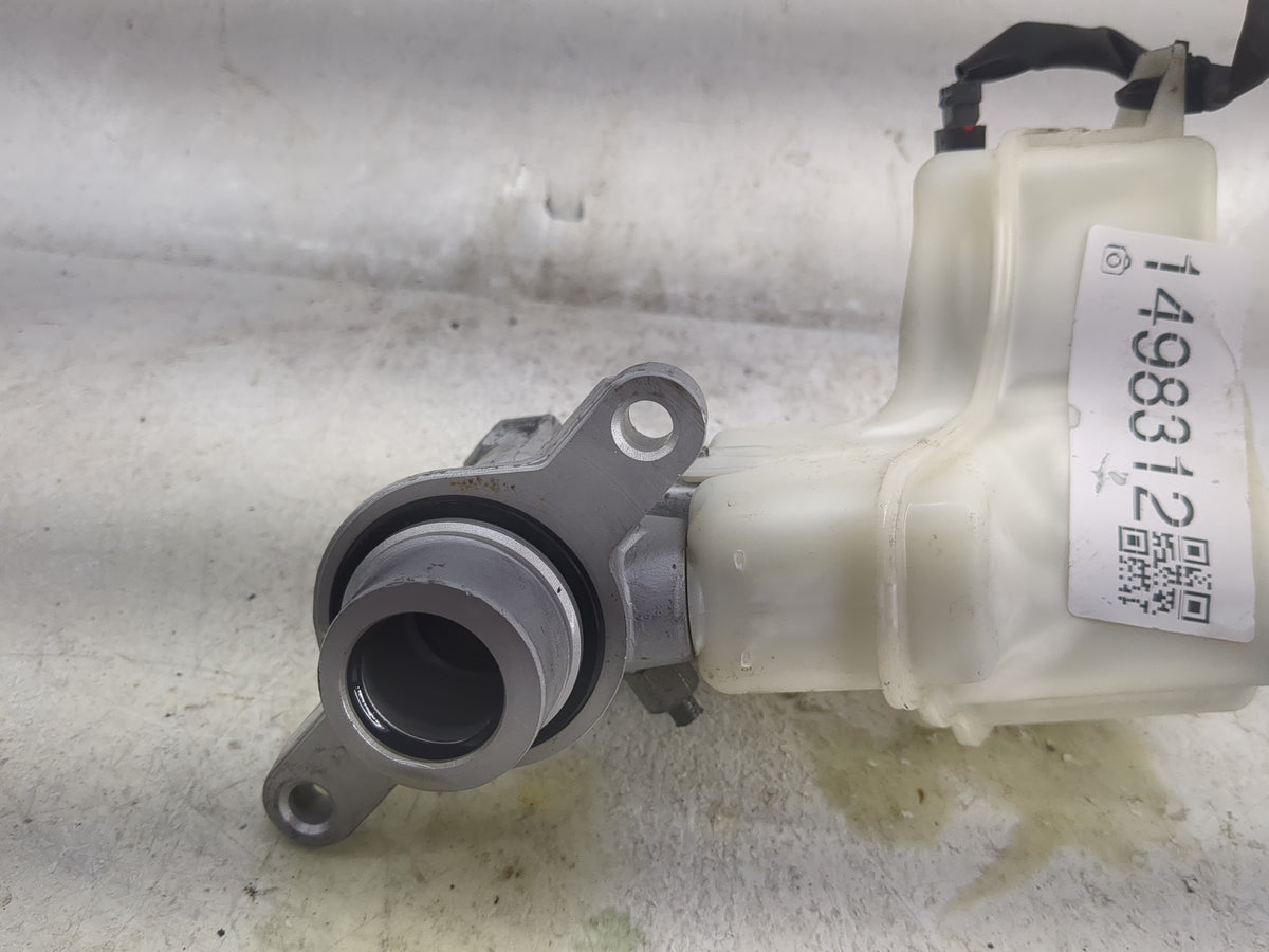 2013-2018 Nissan Altima Brake Master Cylinder 1498312 - Oemusedautoparts1.com