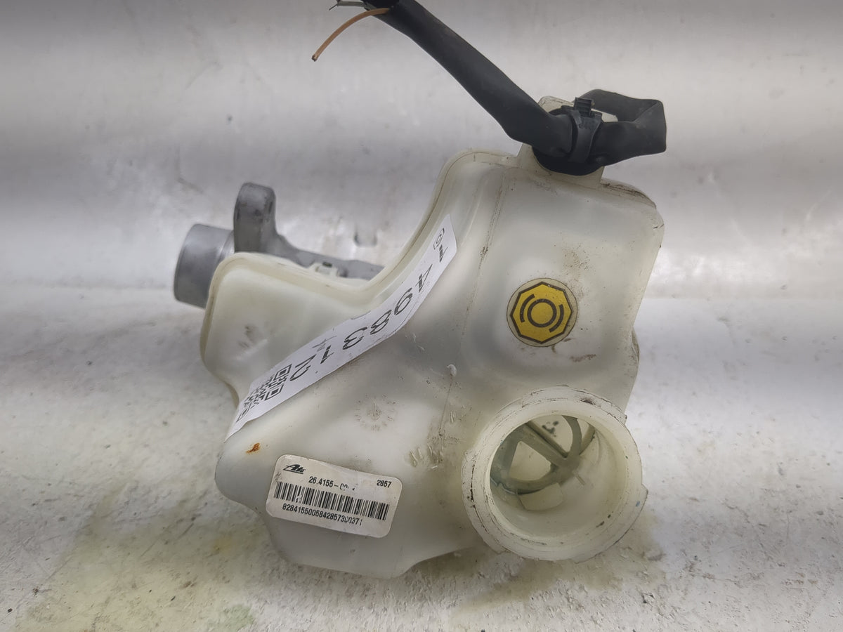 2013-2018 Nissan Altima Brake Master Cylinder 1498312 - Oemusedautoparts1.com