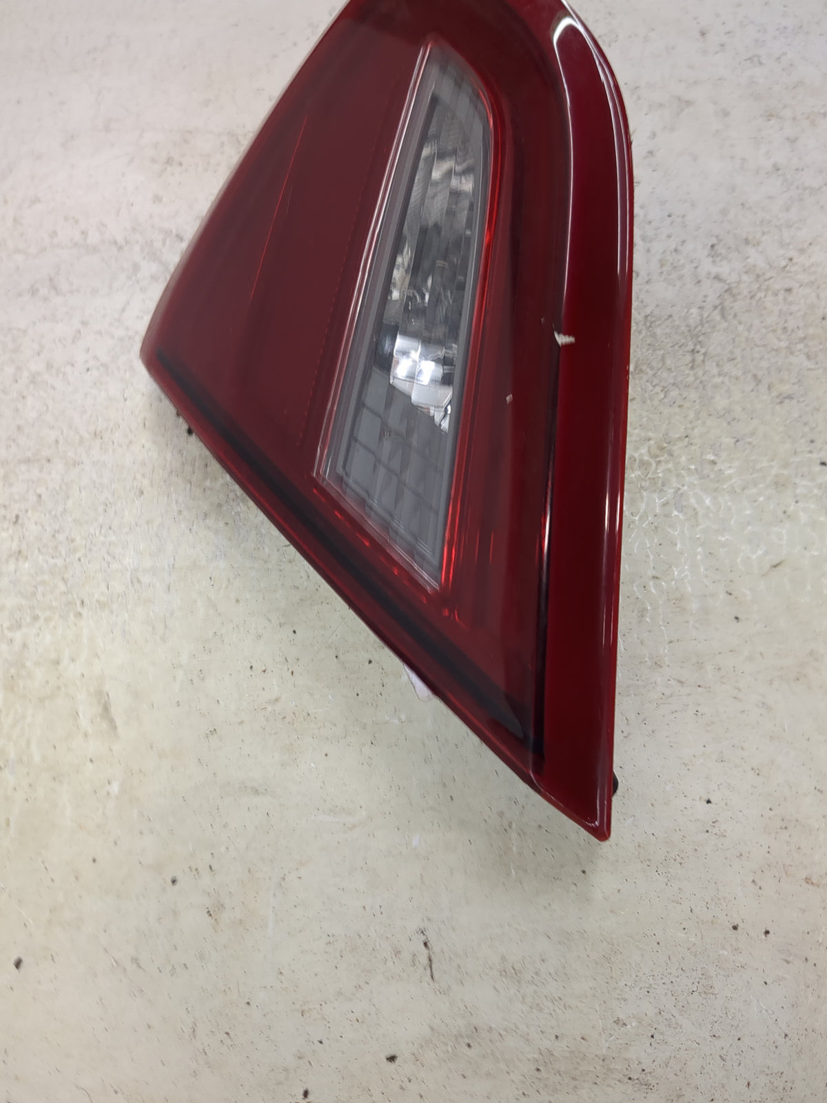 2018-2018 Nissan Altima Passenger Right Side Deck Lid Mounted Tail Light - Oemusedautoparts1.com