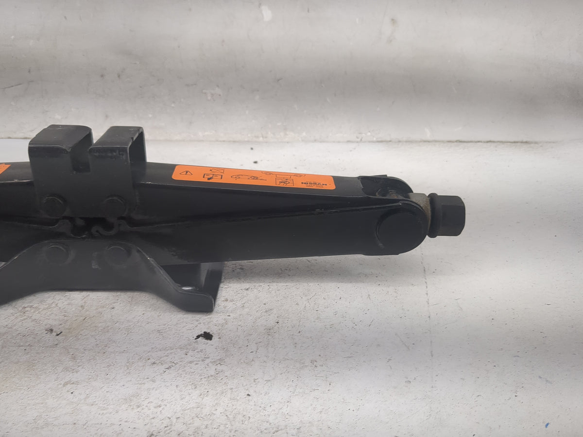 2018 Nissan Altima Spare Scissor Car Jack 1519649 - Oemusedautoparts1.com