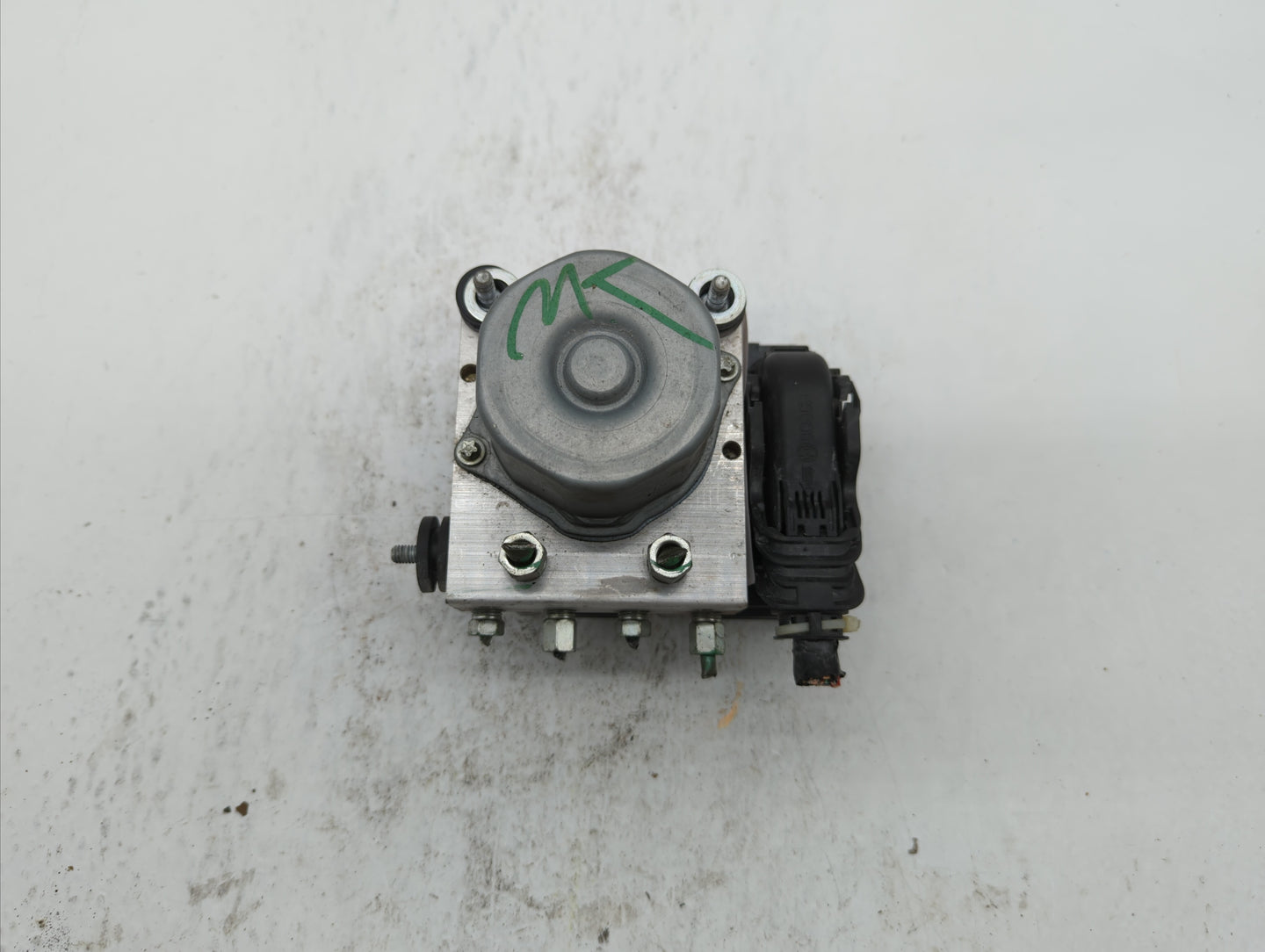 2017-2018 Nissan Altima ABS Pump Control Module Replacement P/N:47660 9HU0A 47660 9HS0A Fits Fits 2017 2018 OEM Used Auto Pa