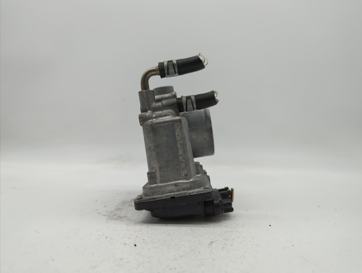 2013-2018 Nissan Altima Throttle Body P/N:3TA60-01 C 3TA60-01 B, 3TA60-01 A Fits Fits 2013 2014 2015 2016 2017 2018 2019 OEM