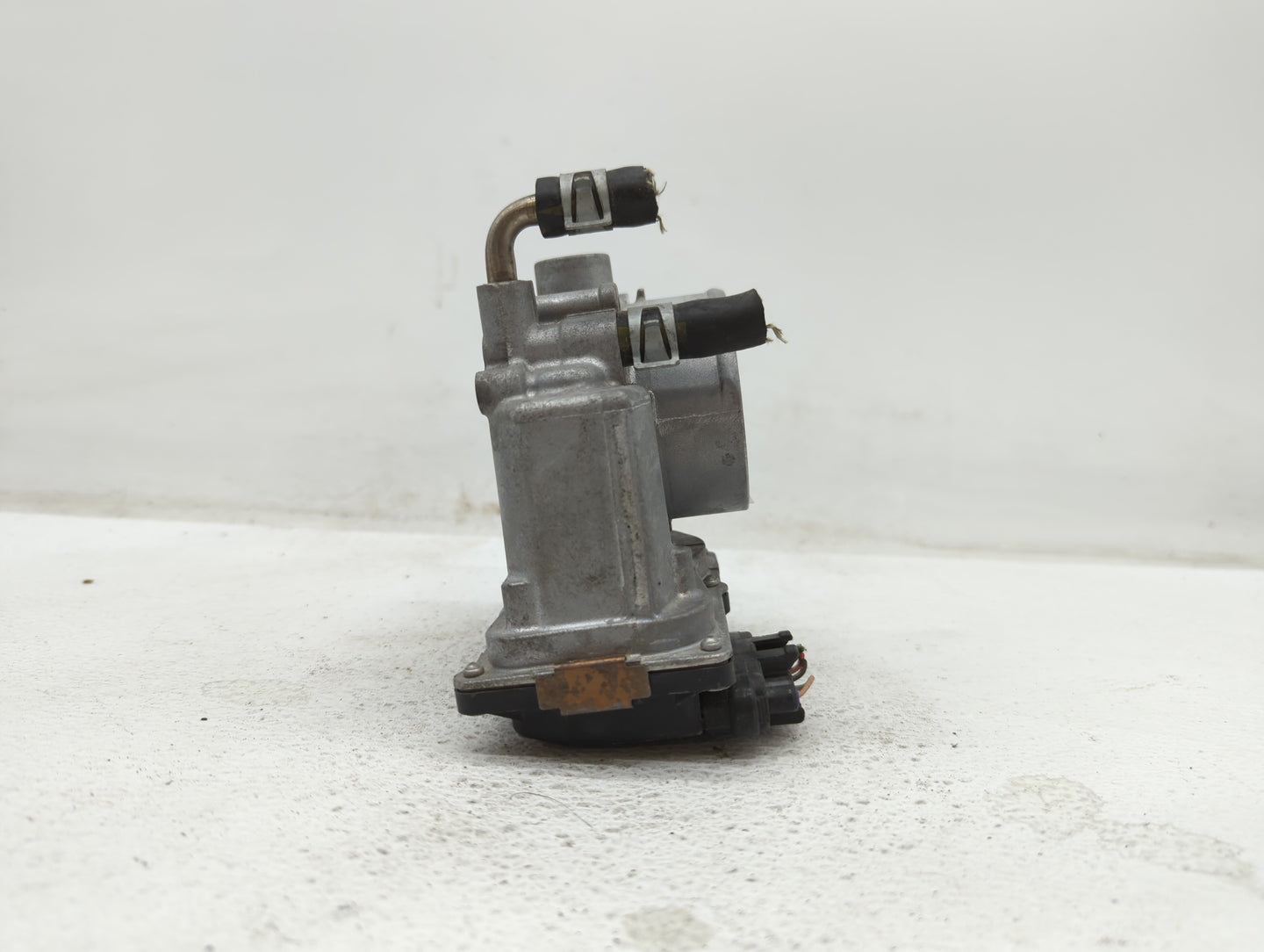 2013-2018 Nissan Altima Throttle Body P/N:3TA60-01 C 3TA60-01 B, 3TA60-01 A Fits Fits 2013 2014 2015 2016 2017 2018 2019 OEM