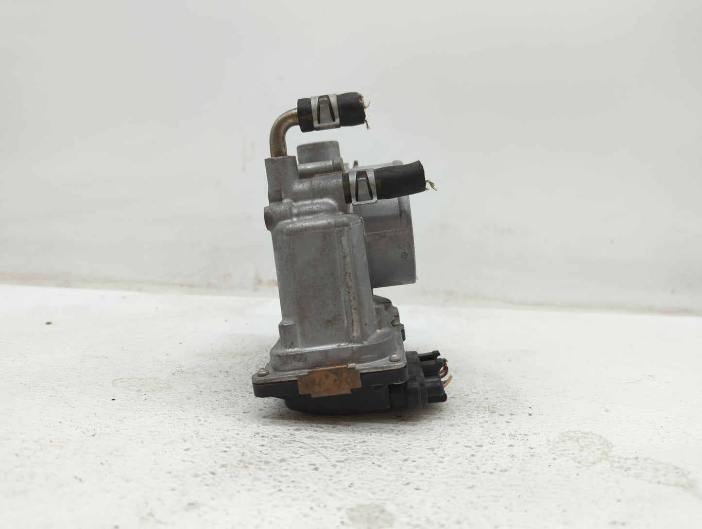 2013-2018 Nissan Altima Throttle Body P/N:3TA60-01 C 3TA60-01 B, 3TA60-01 A Fits Fits 2013 2014 2015 2016 2017 2018 2019 OEM