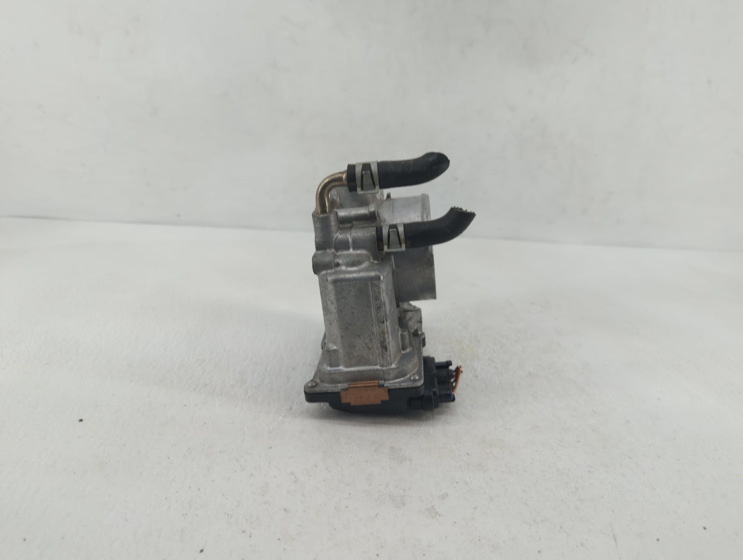 2013-2018 Nissan Altima Throttle Body P/N:3TA60-01 C 3TA60-01 B, 3TA60-01 A Fits Fits 2013 2014 2015 2016 2017 2018 2019 OEM