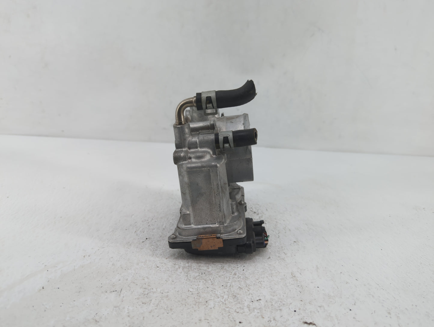 2013-2018 Nissan Altima Throttle Body P/N:3TA60-01 C 3TA60-01 B, 3TA60-01 A Fits Fits 2013 2014 2015 2016 2017 2018 2019 OEM