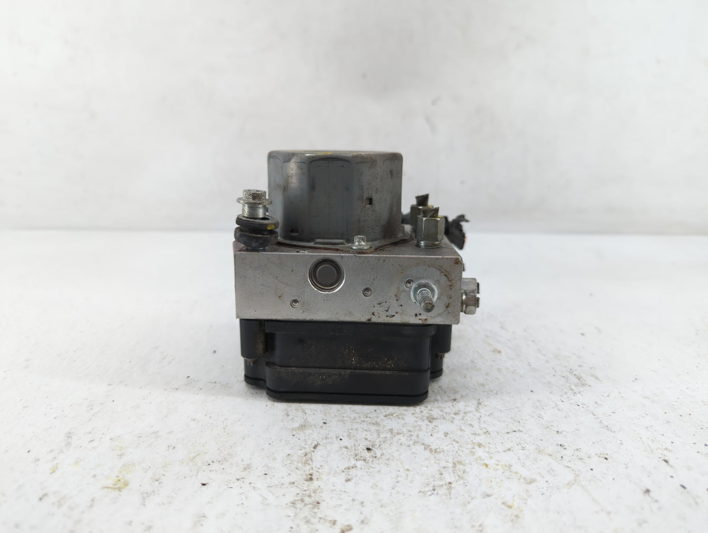 2017-2018 Nissan Altima ABS Pump Control Module Replacement P/N:47660 9HU0A 47660 9HS0A Fits Fits 2017 2018 OEM Used Auto Pa