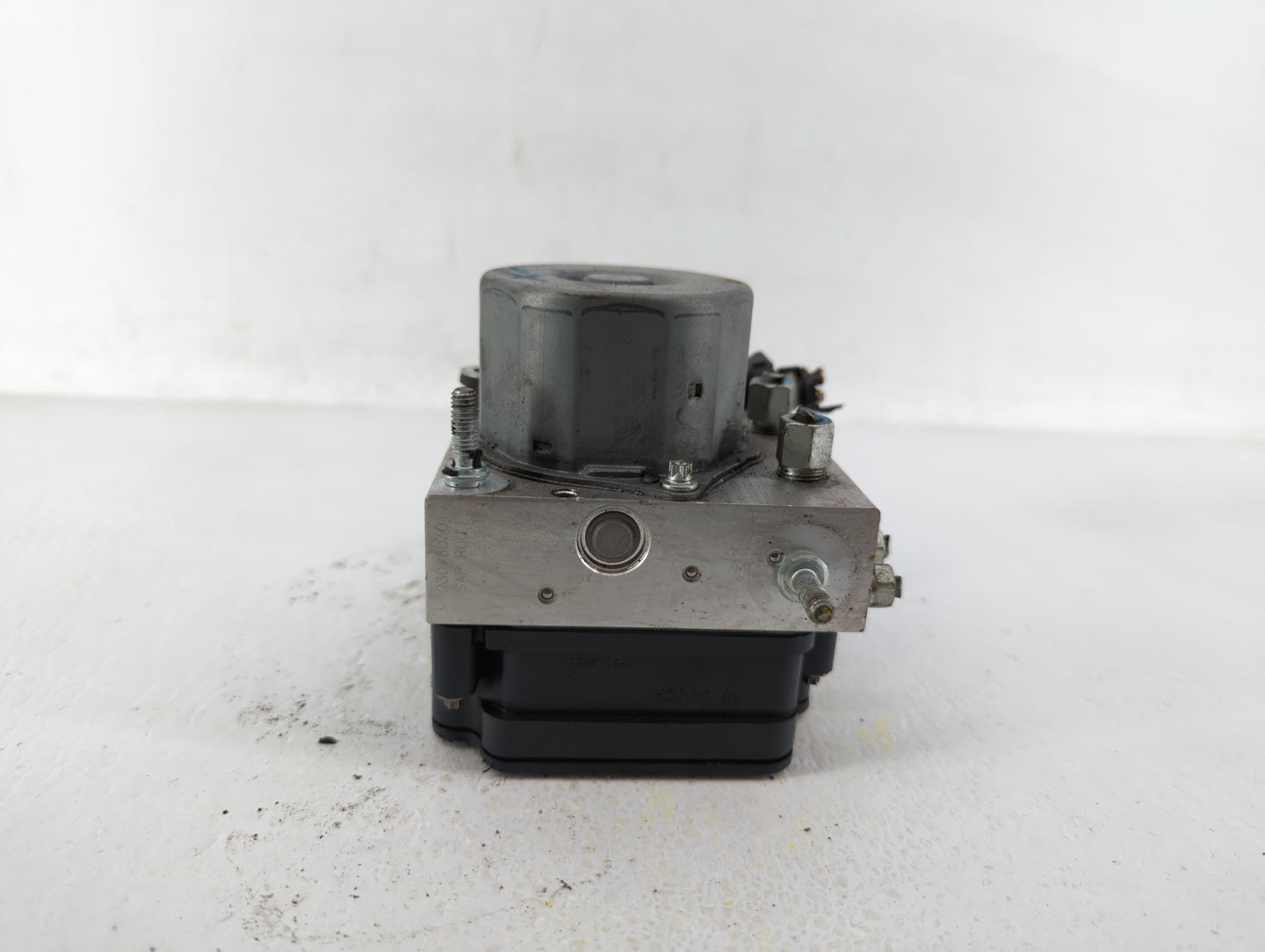 2017-2018 Nissan Altima ABS Pump Control Module Replacement P/N:47660 9HU0A 47660 9HS0A Fits Fits 2017 2018 OEM Used Auto Pa