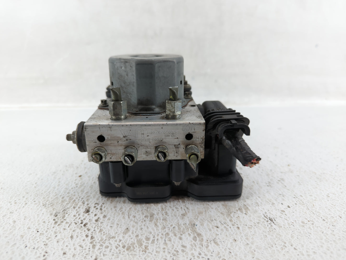 2017-2018 Nissan Altima ABS Pump Control Module Replacement P/N:47660 9HU0A 47660 9HS0A Fits Fits 2017 2018 OEM Used Auto Pa