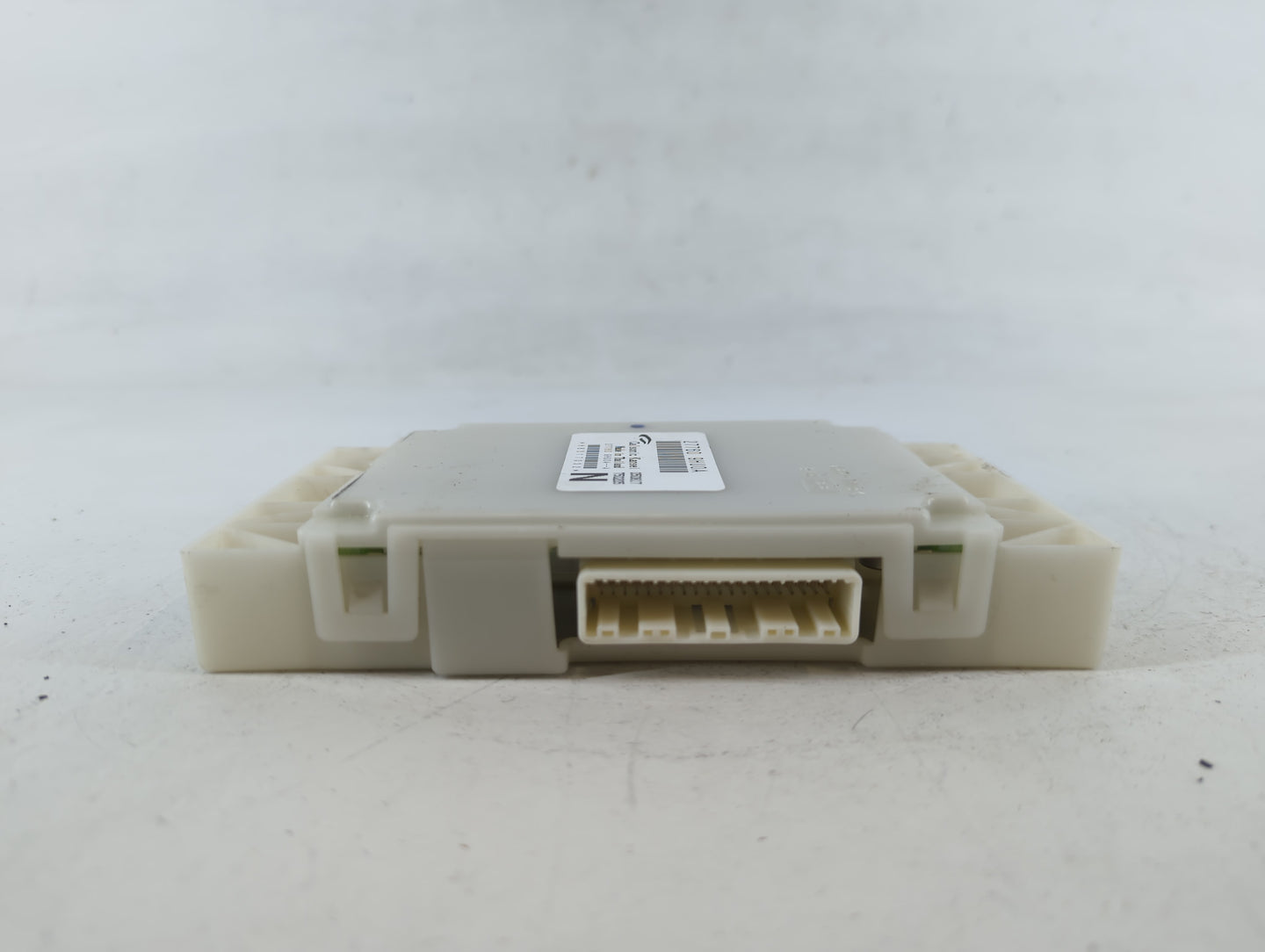 2018-2018 Nissan Altima Chassis Control Module Ccm Bcm Body Control - Oemusedautoparts1.com
