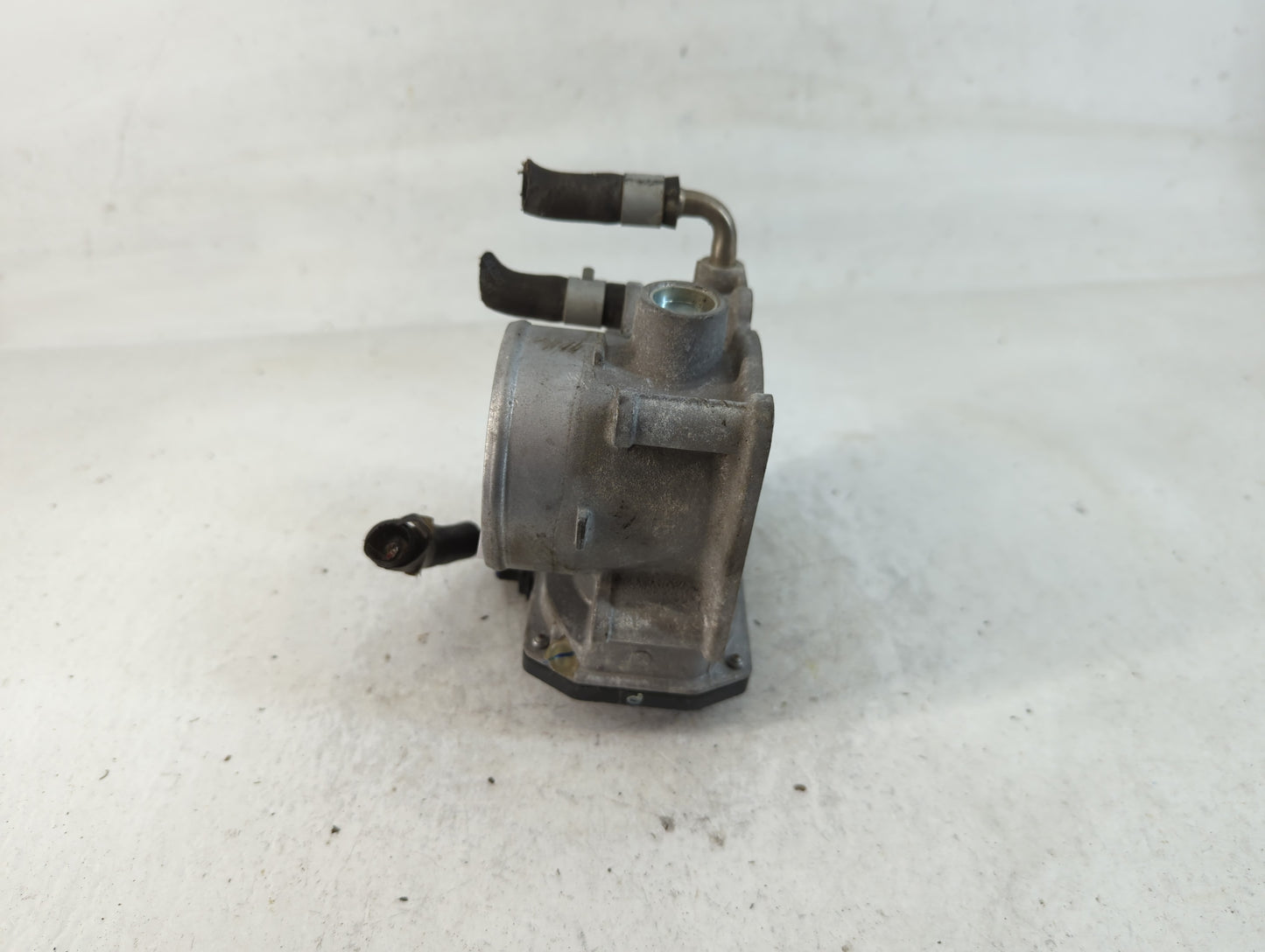 2013-2018 Nissan Altima Throttle Body P/N:3TA60-01 C Fits Fits 2013 2014 2015 2016 2017 2018 2019 2020 OEM Used Auto Parts -