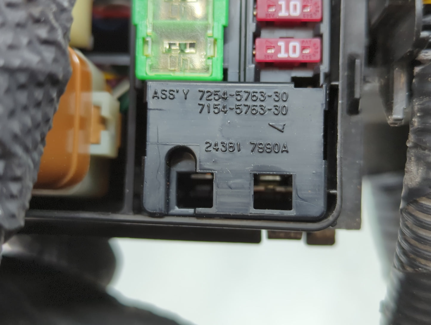 2018 Nissan Altima Fusebox Fuse Box Panel Relay Module P/N:7254-5763-30 24381 7990A Fits OEM Used Auto Parts - Oemusedautopa