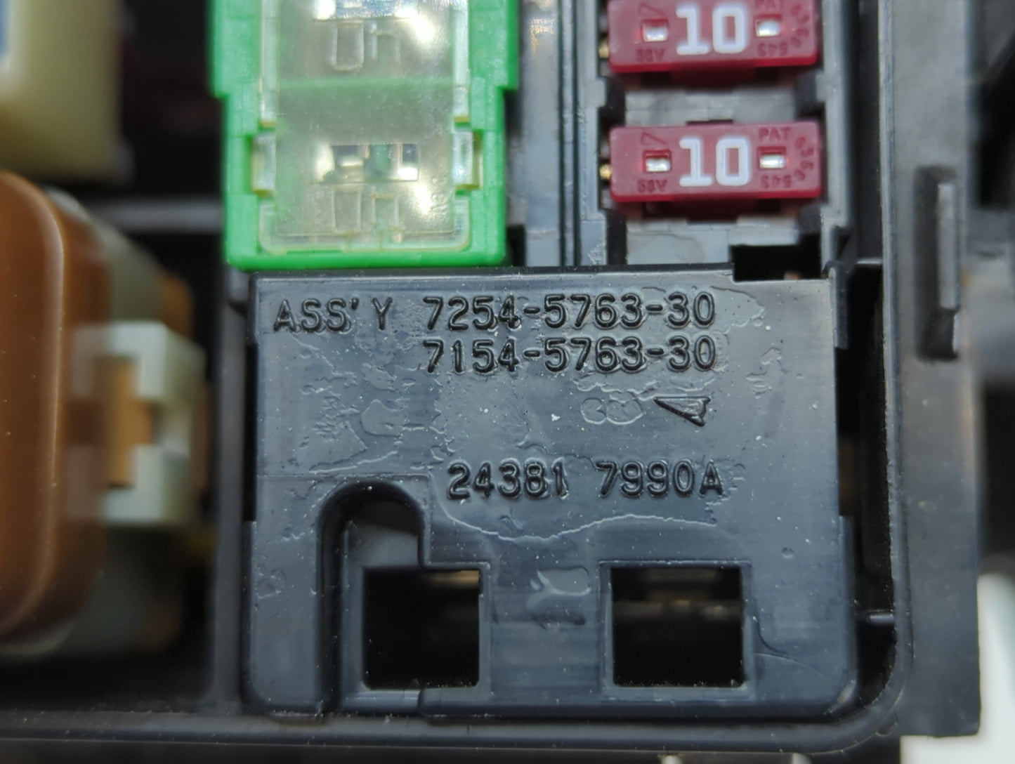 2018 Nissan Altima Fusebox Fuse Box Panel Relay Module P/N:7254-5763-30 Fits OEM Used Auto Parts - Oemusedautoparts1.com
