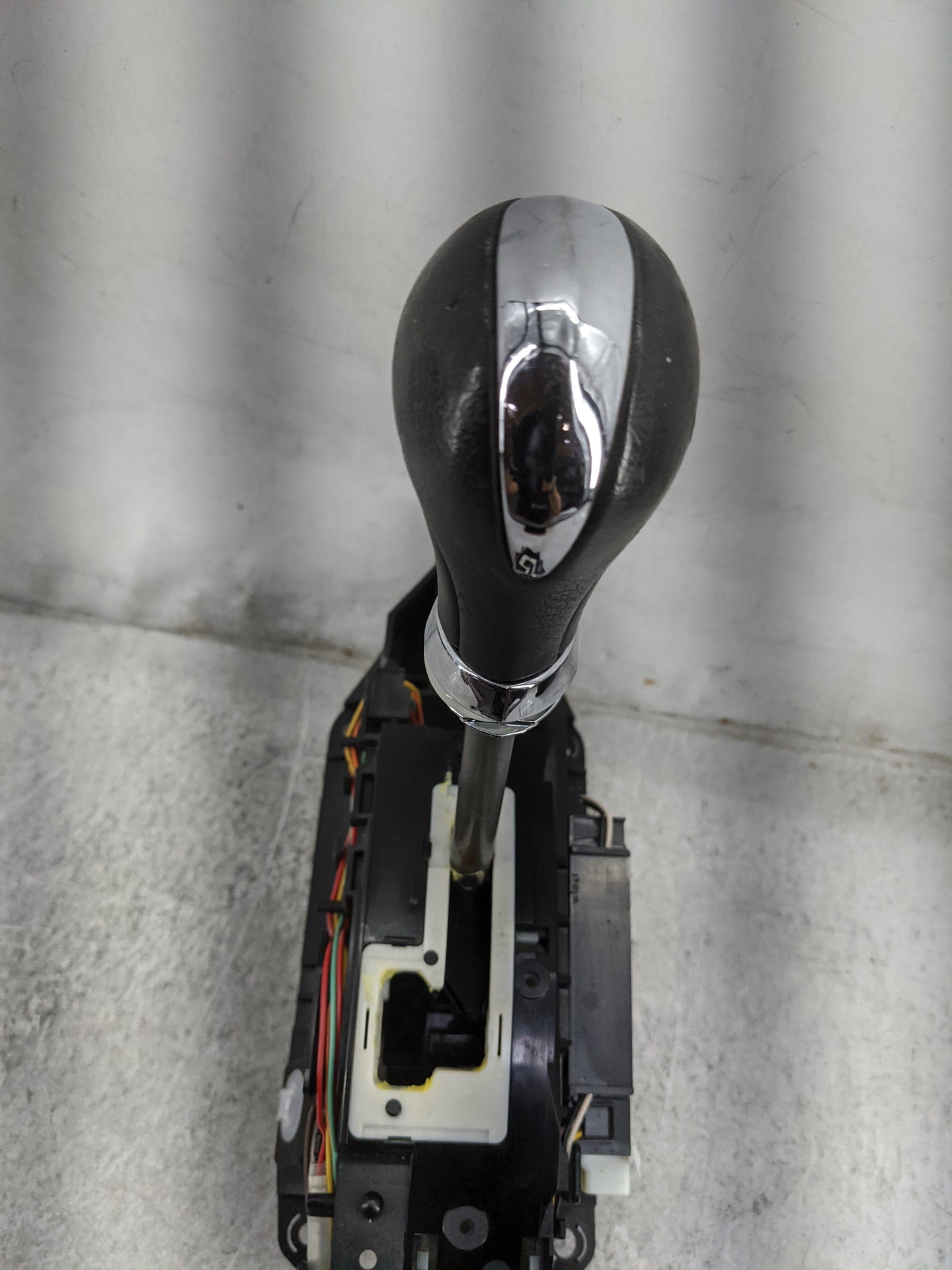 2018 Nissan Armada Floor Console Assembly Shifter - Oemusedautoparts1.com