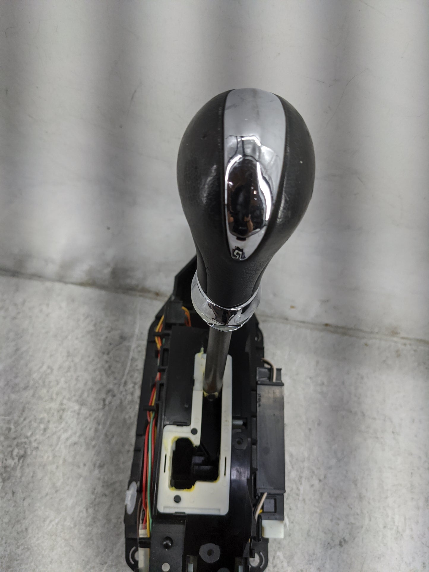 2018 Nissan Armada Floor Console Assembly Shifter - Oemusedautoparts1.com