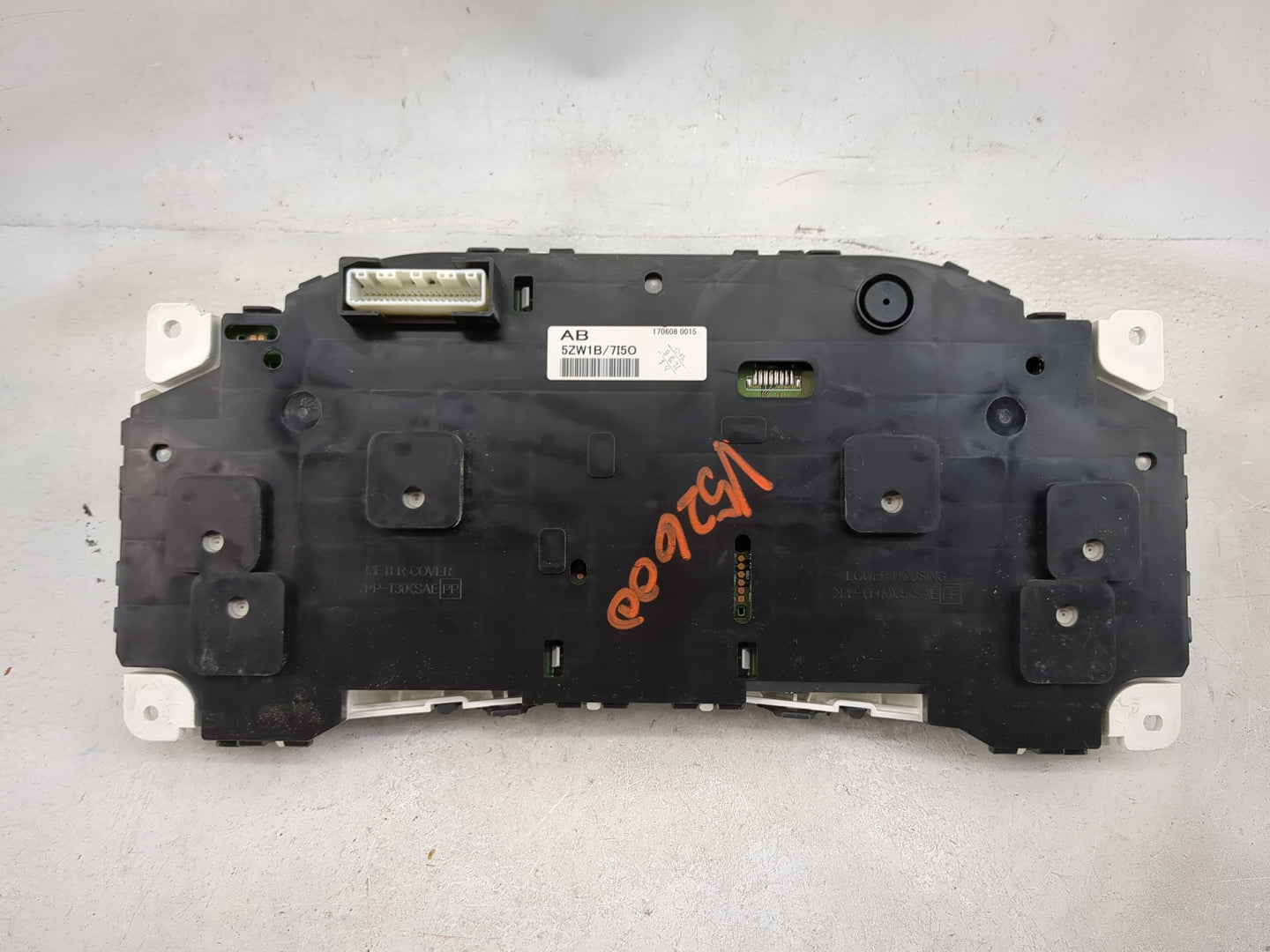 2017-2018 Nissan Armada Instrument Cluster Speedometer Gauges P/N:5ZW1B/7I5O Miles: Fits Fits 2017 2018 OEM Used Auto Parts 
