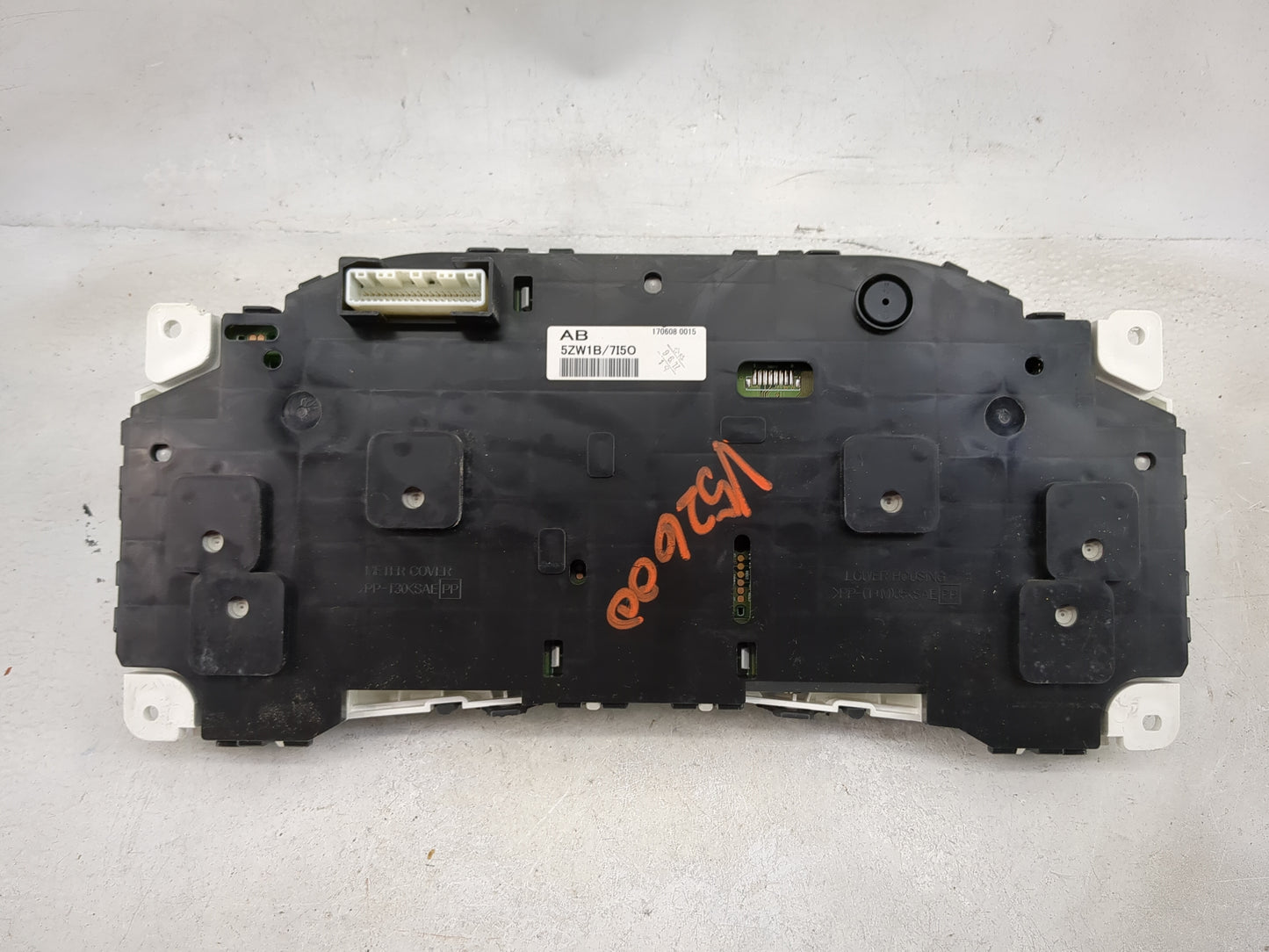 2017-2018 Nissan Armada Instrument Cluster Speedometer Gauges P/N:5ZW1B/7I5O Miles: Fits Fits 2017 2018 OEM Used Auto Parts 