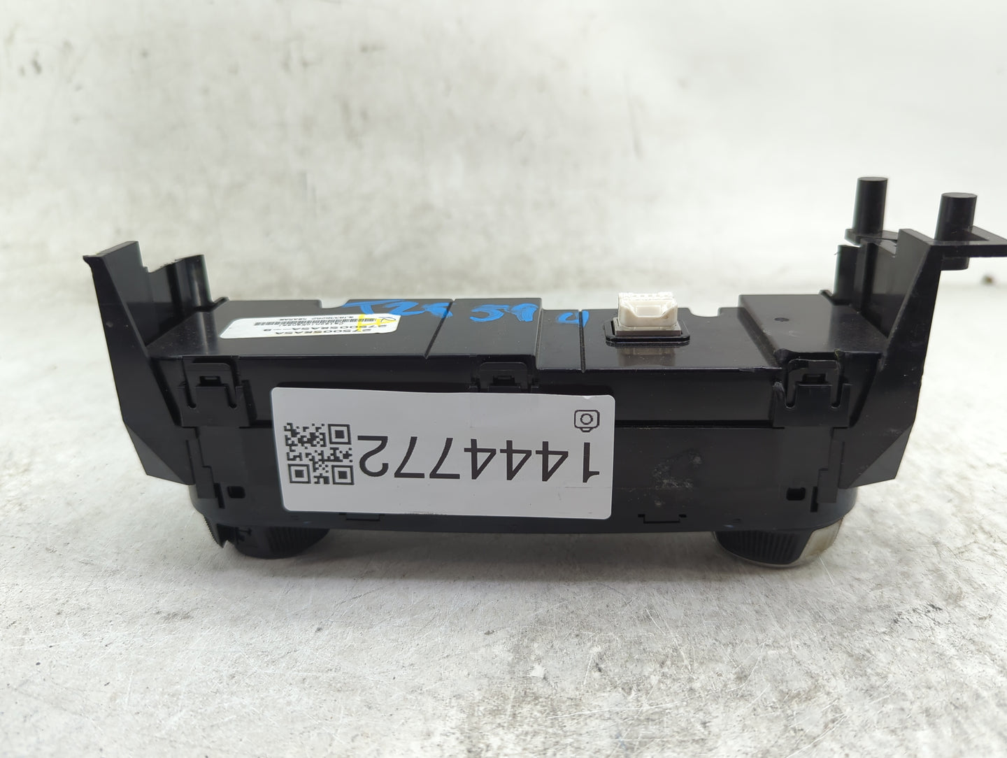 2019-2020 Nissan Kicks Climate Control Module Temperature AC/Heater Replacement P/N:275005RA5A 275005RA5A-B Fits OEM Used Au