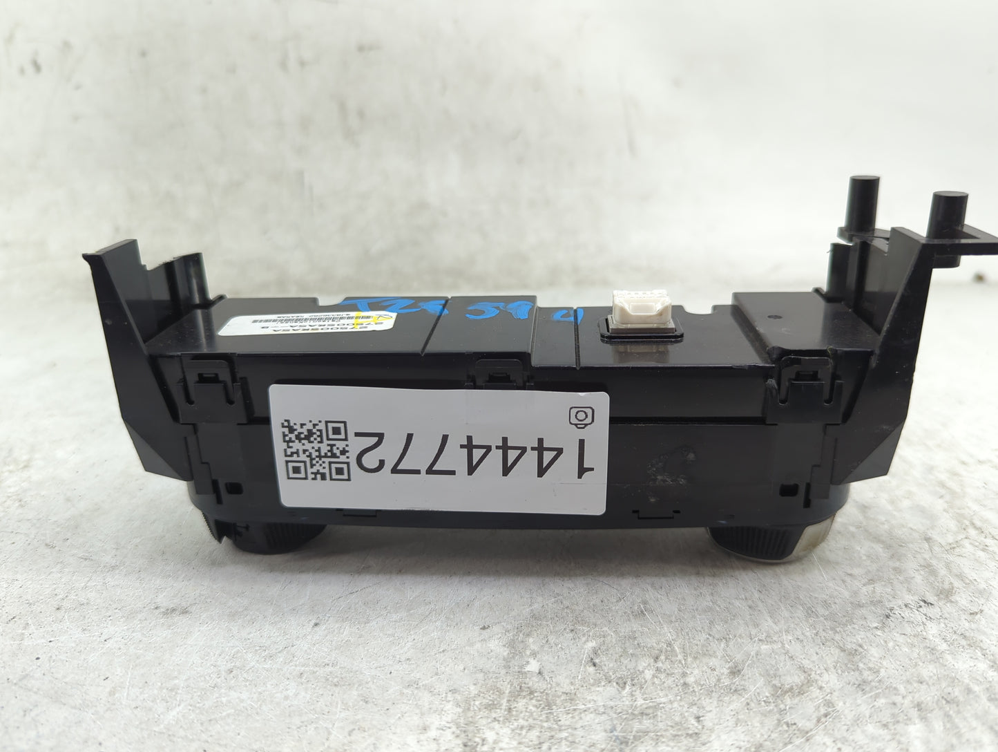 2019-2020 Nissan Kicks Climate Control Module Temperature AC/Heater Replacement P/N:275005RA5A 275005RA5A-B Fits OEM Used Au