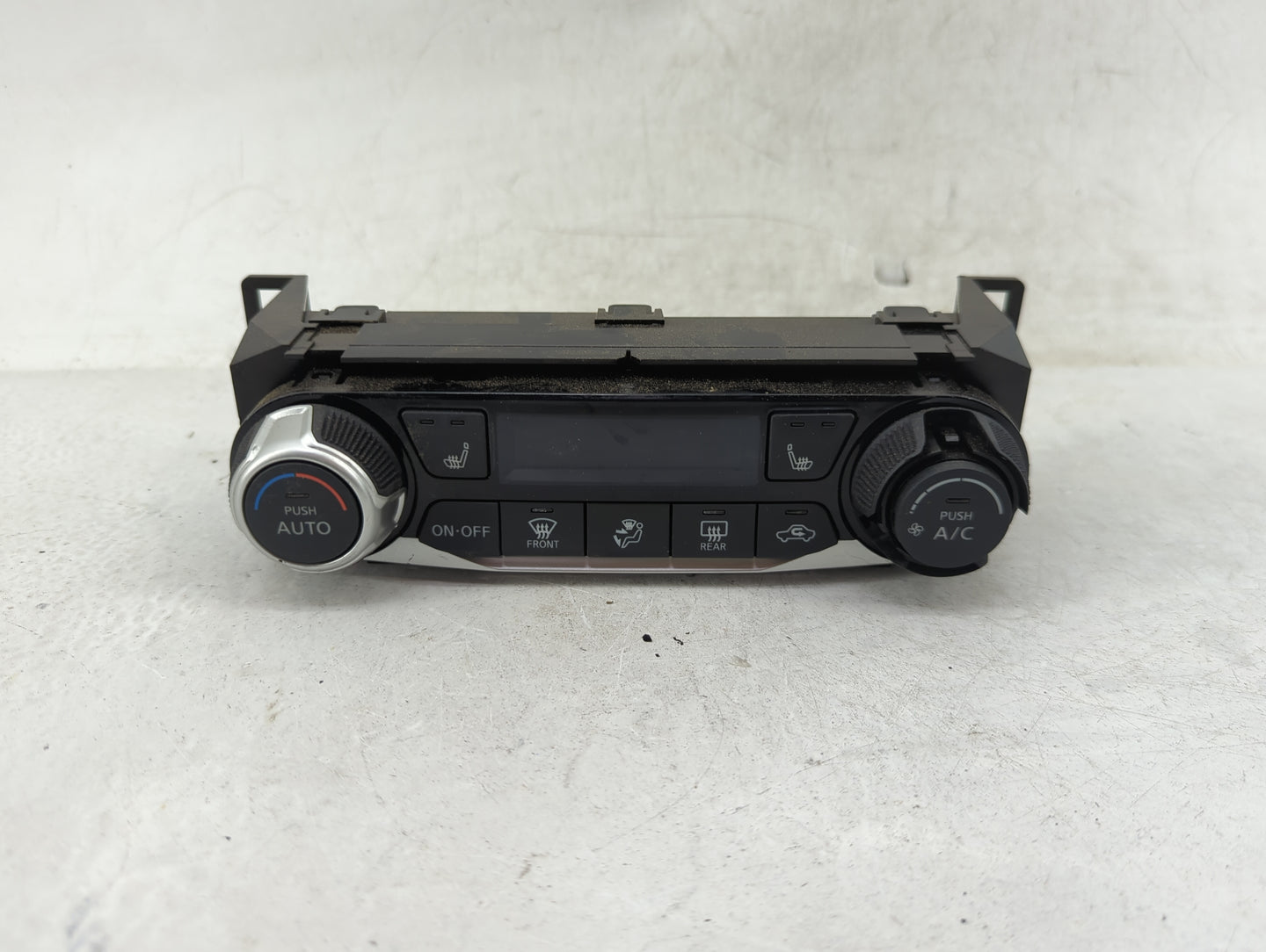 2018-2020 Nissan Kicks Climate Control Module Temperature AC/Heater Replacement P/N:275005RL5A 275005RL5A--B Fits OEM Used A