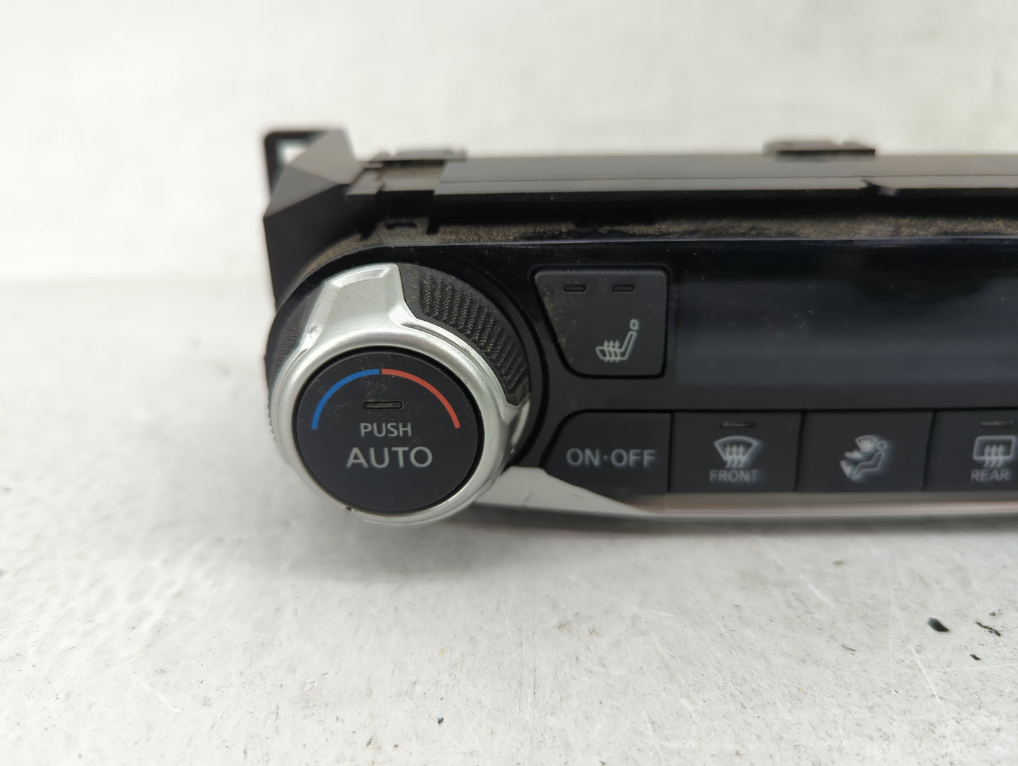 2018-2020 Nissan Kicks Climate Control Module Temperature AC/Heater Replacement P/N:275005RL5A 275005RL5A--B Fits OEM Used A
