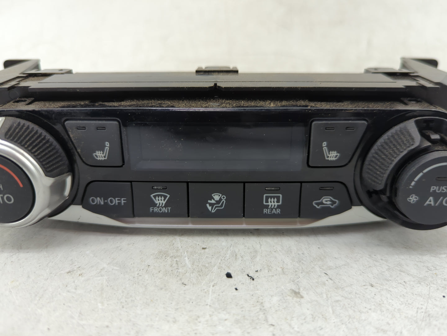 2018-2020 Nissan Kicks Climate Control Module Temperature AC/Heater Replacement P/N:275005RL5A 275005RL5A--B Fits OEM Used A