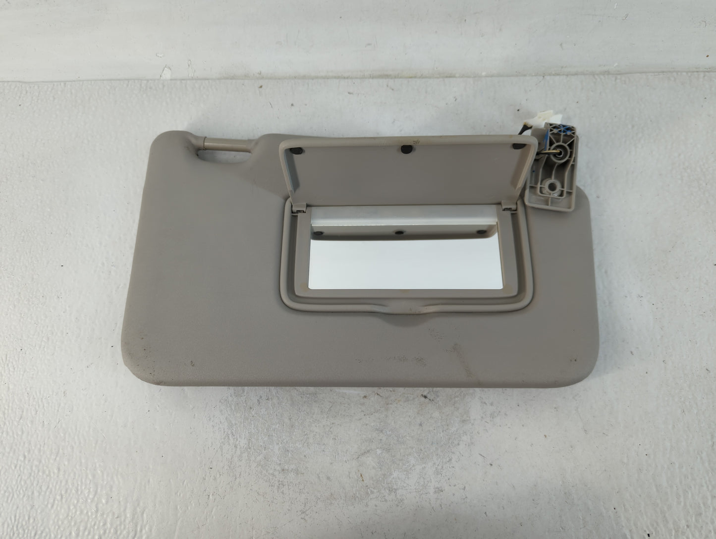 2018-2021 Nissan Kicks Sun Visor Shade Replacement Passenger Right Mirror Fits Fits 2018 2019 2020 2021 OEM Used Auto Parts 