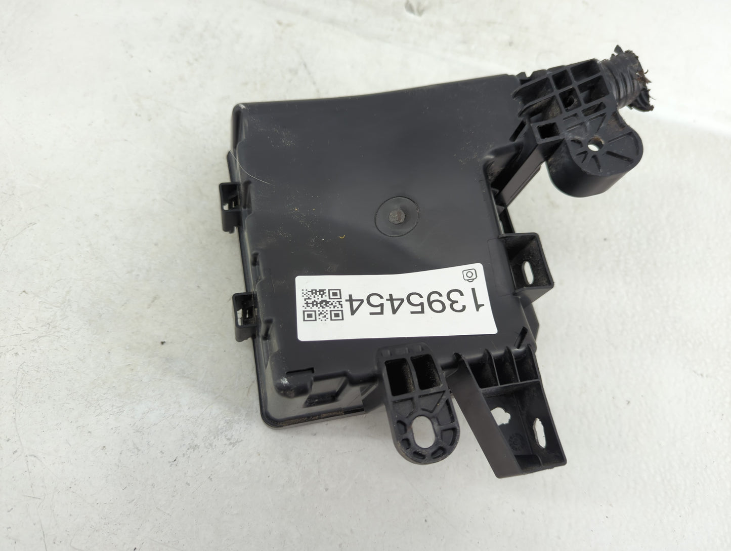 2018-2021 Nissan Leaf Fusebox Fuse Box Panel Relay Module P/N:284B7 5SA3A Fits Fits 2018 2019 2020 2021 OEM Used Auto Parts 