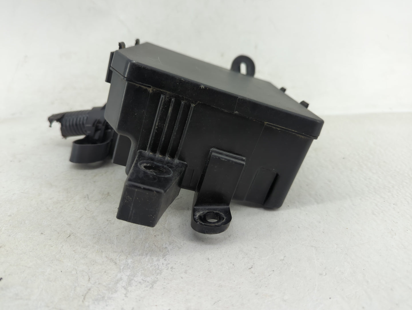 2018-2021 Nissan Leaf Fusebox Fuse Box Panel Relay Module P/N:284B7 5SA3A Fits Fits 2018 2019 2020 2021 OEM Used Auto Parts 