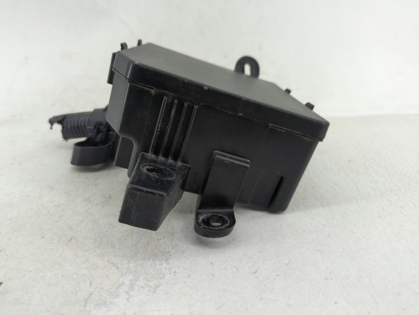 2018-2021 Nissan Leaf Fusebox Fuse Box Panel Relay Module P/N:284B7 5SA3A Fits Fits 2018 2019 2020 2021 OEM Used Auto Parts 
