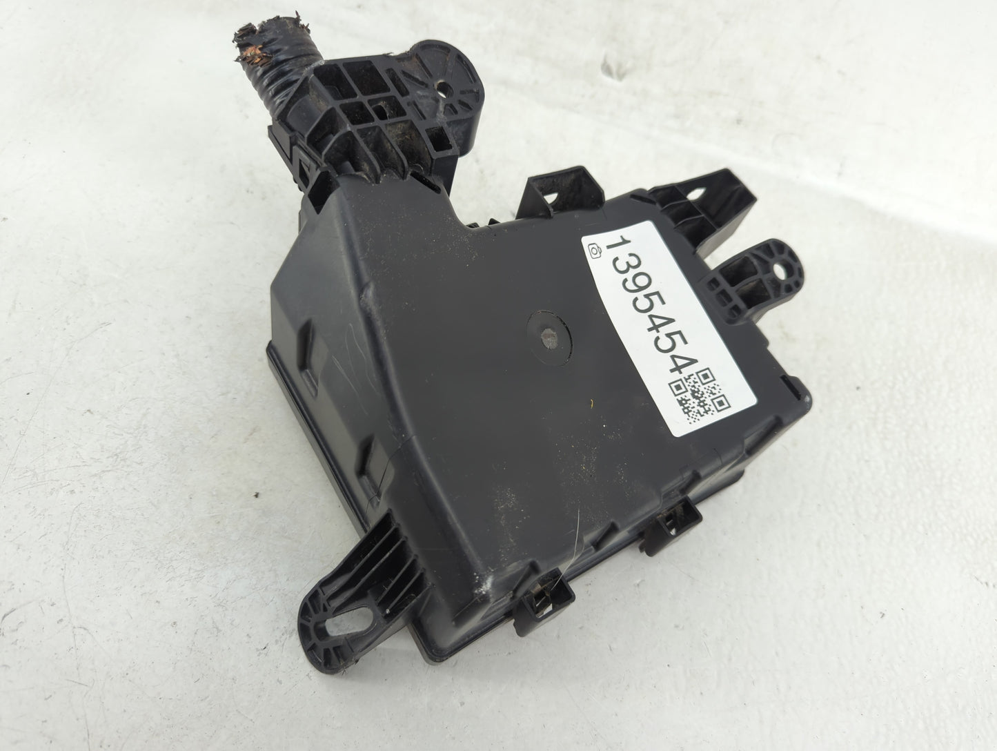 2018-2021 Nissan Leaf Fusebox Fuse Box Panel Relay Module P/N:284B7 5SA3A Fits Fits 2018 2019 2020 2021 OEM Used Auto Parts 