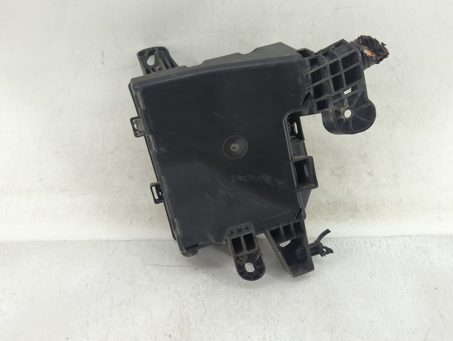 2018-2021 Nissan Leaf Fusebox Fuse Box Panel Relay Module P/N:284B7 5SA3A Fits Fits 2018 2019 2020 2021 OEM Used Auto Parts 