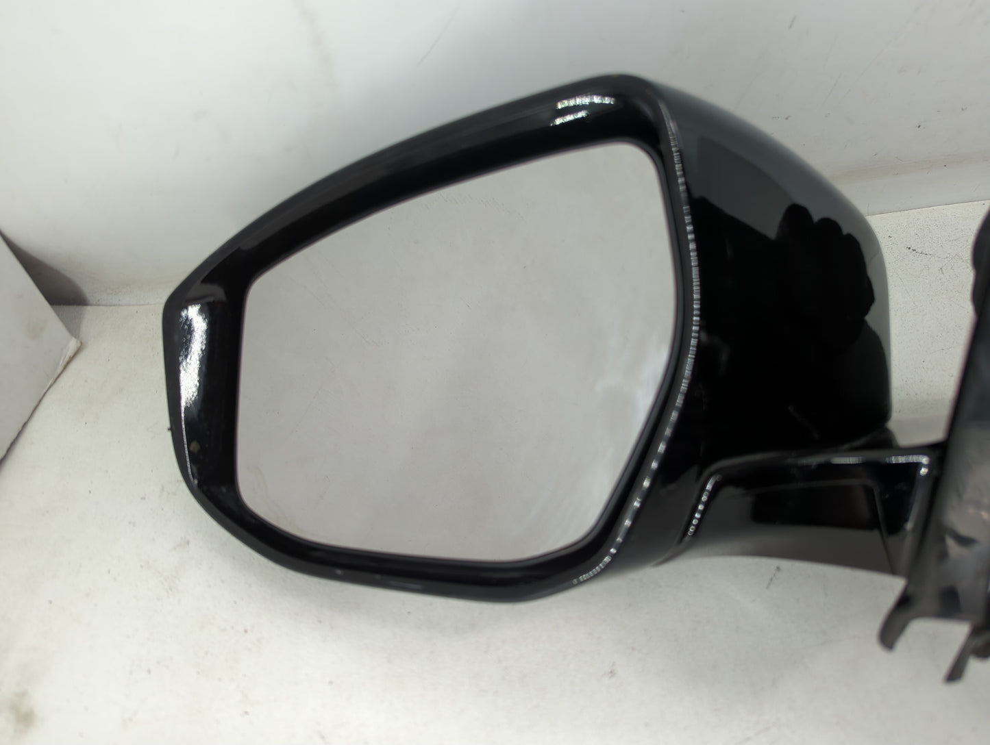 2016-2020 Nissan Maxima Driver Side View Mirror - Left Door Mirror OEM Used - Oemusedautoparts1.com