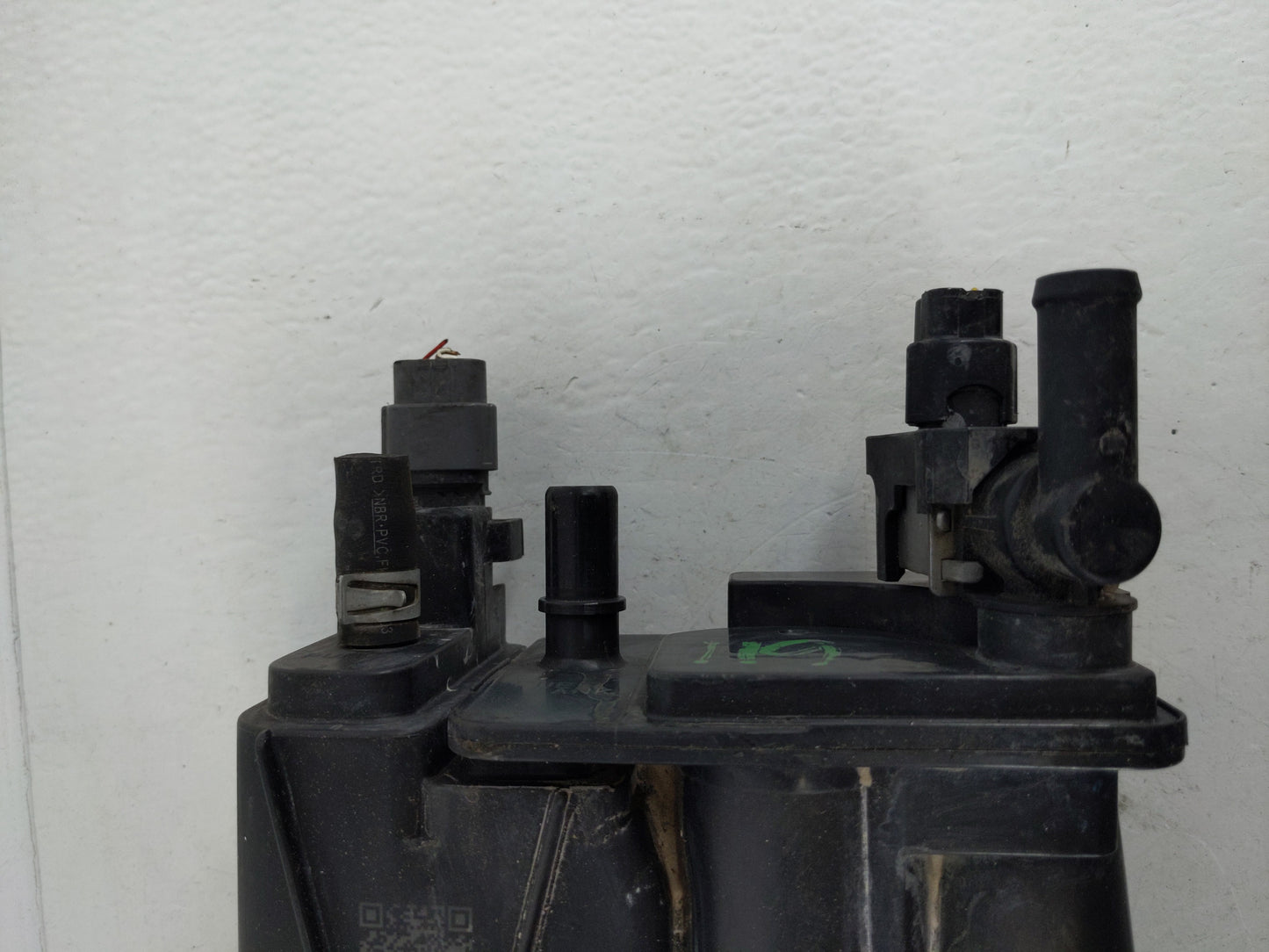 2018 Nissan Maxima Fuel Vapor Charcoal Canister - Oemusedautoparts1.com