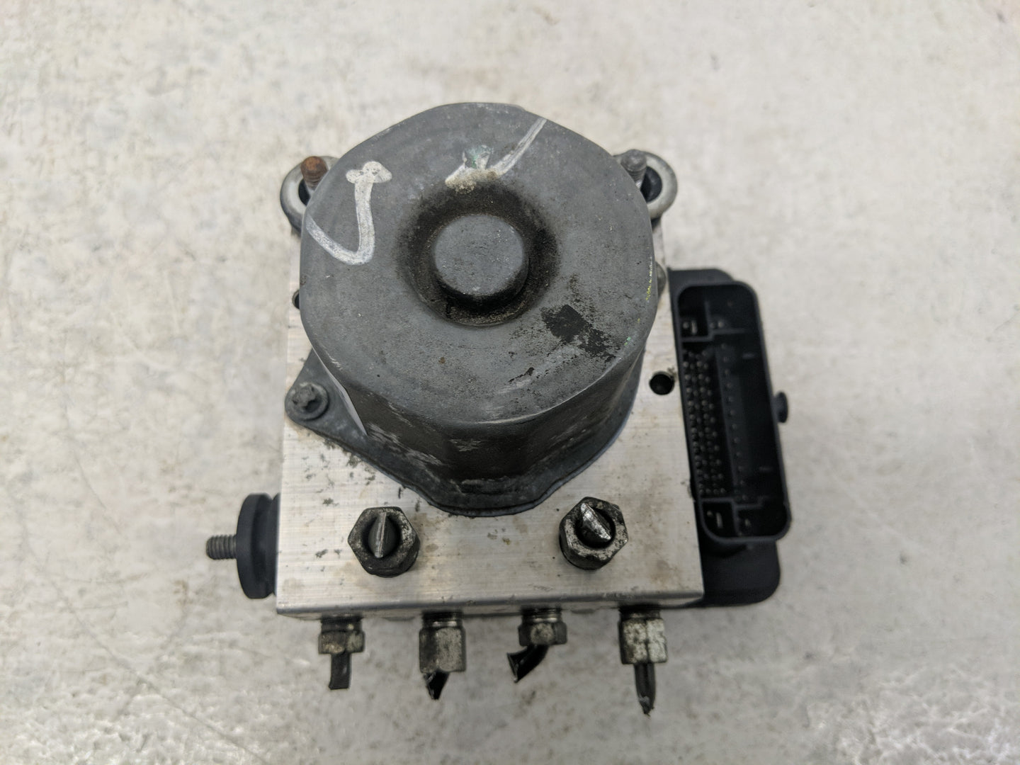 2017-2018 Nissan Maxima ABS Pump Control Module Replacement P/N:0265956165 2265106527 Fits Fits 2017 2018 OEM Used Auto Part