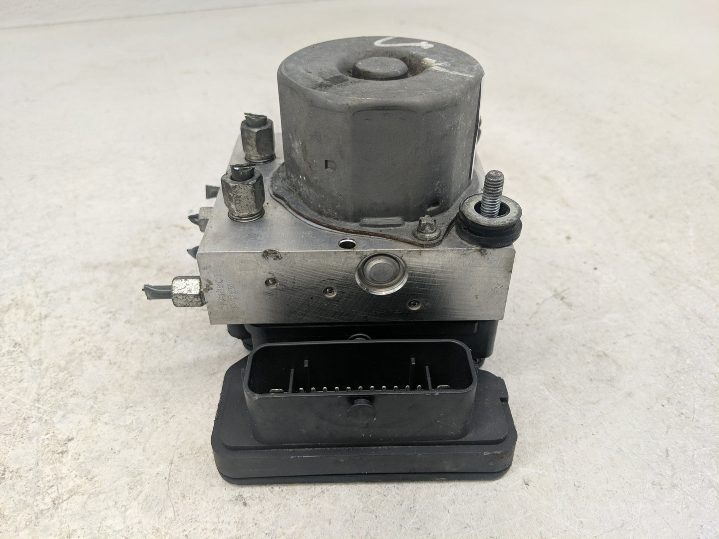 2017-2018 Nissan Maxima ABS Pump Control Module Replacement P/N:0265956165 2265106527 Fits Fits 2017 2018 OEM Used Auto Part