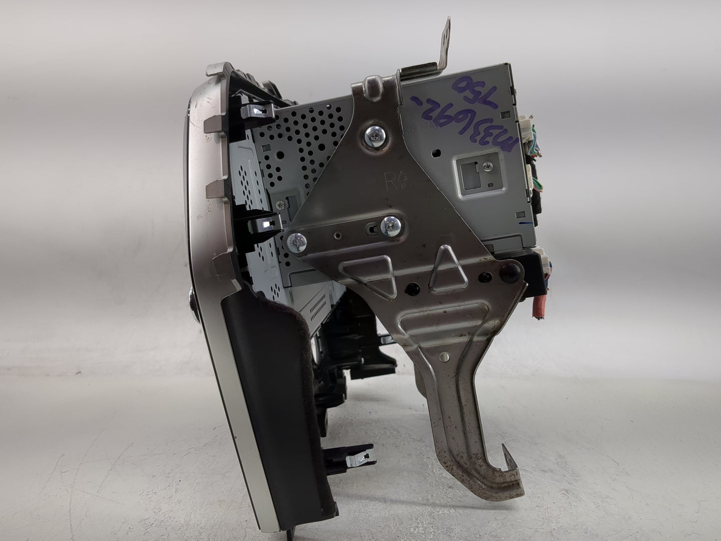 2018 Nissan Maxima Radio AM FM Cd Player Receiver Replacement P/N:277609DE0A Fits OEM Used Auto Parts - Oemusedautoparts1.co