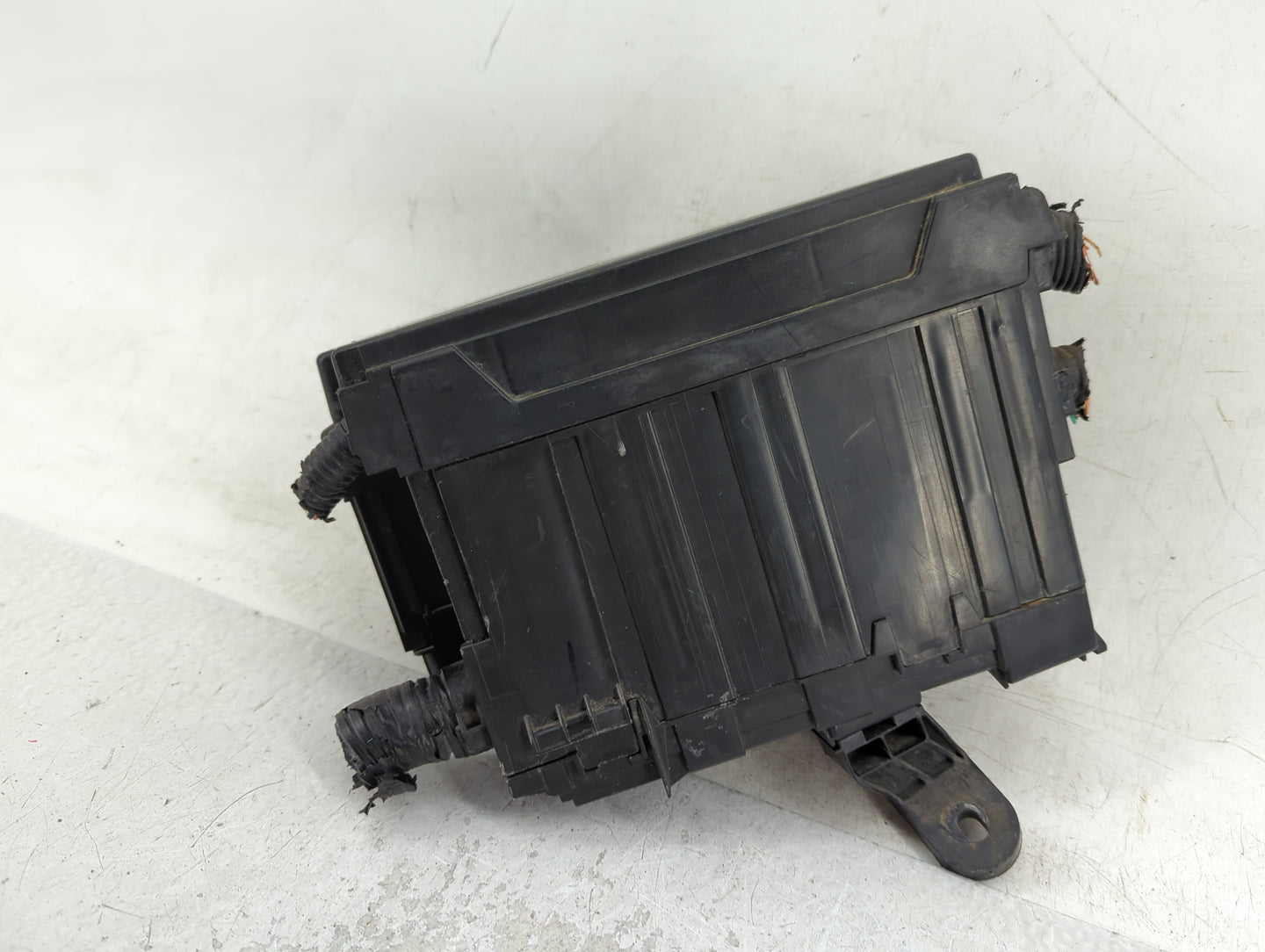 2016-2021 Nissan Maxima Fusebox Fuse Box Panel Relay Module Fits Fits 2016 2017 2018 2019 2020 2021 OEM Used Auto Parts - Oe