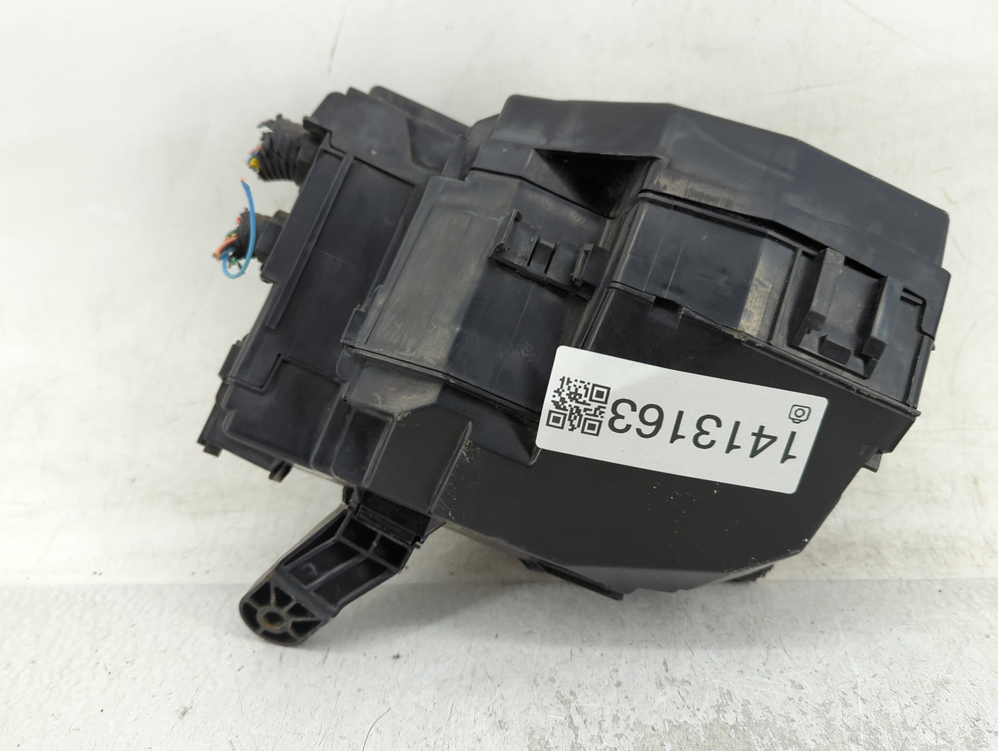 2016-2021 Nissan Maxima Fusebox Fuse Box Panel Relay Module Fits Fits 2016 2017 2018 2019 2020 2021 OEM Used Auto Parts - Oe