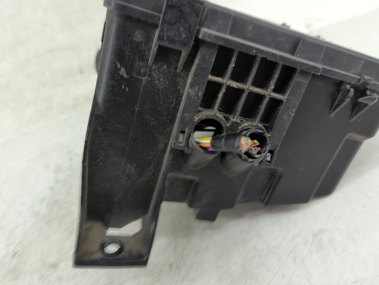 2016-2021 Nissan Maxima Fusebox Fuse Box Panel Relay Module Fits Fits 2016 2017 2018 2019 2020 2021 OEM Used Auto Parts - Oe