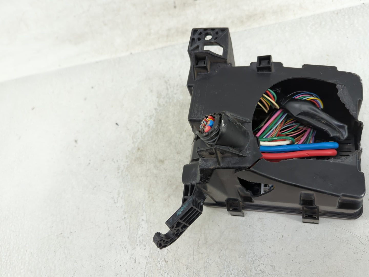 2016-2021 Nissan Maxima Fusebox Fuse Box Panel Relay Module Fits Fits 2016 2017 2018 2019 2020 2021 OEM Used Auto Parts - Oe