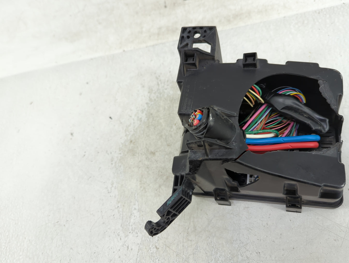 2016-2021 Nissan Maxima Fusebox Fuse Box Panel Relay Module Fits Fits 2016 2017 2018 2019 2020 2021 OEM Used Auto Parts - Oe