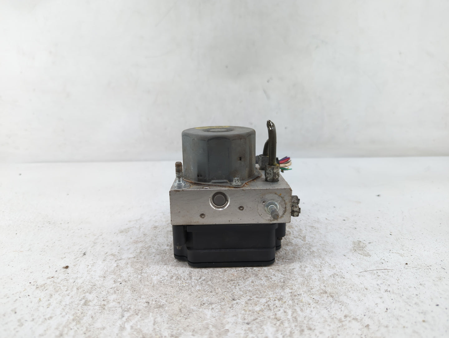 2017-2018 Nissan Maxima ABS Pump Control Module Replacement P/N:47660 9DD0A Fits Fits 2017 2018 OEM Used Auto Parts - Oemuse