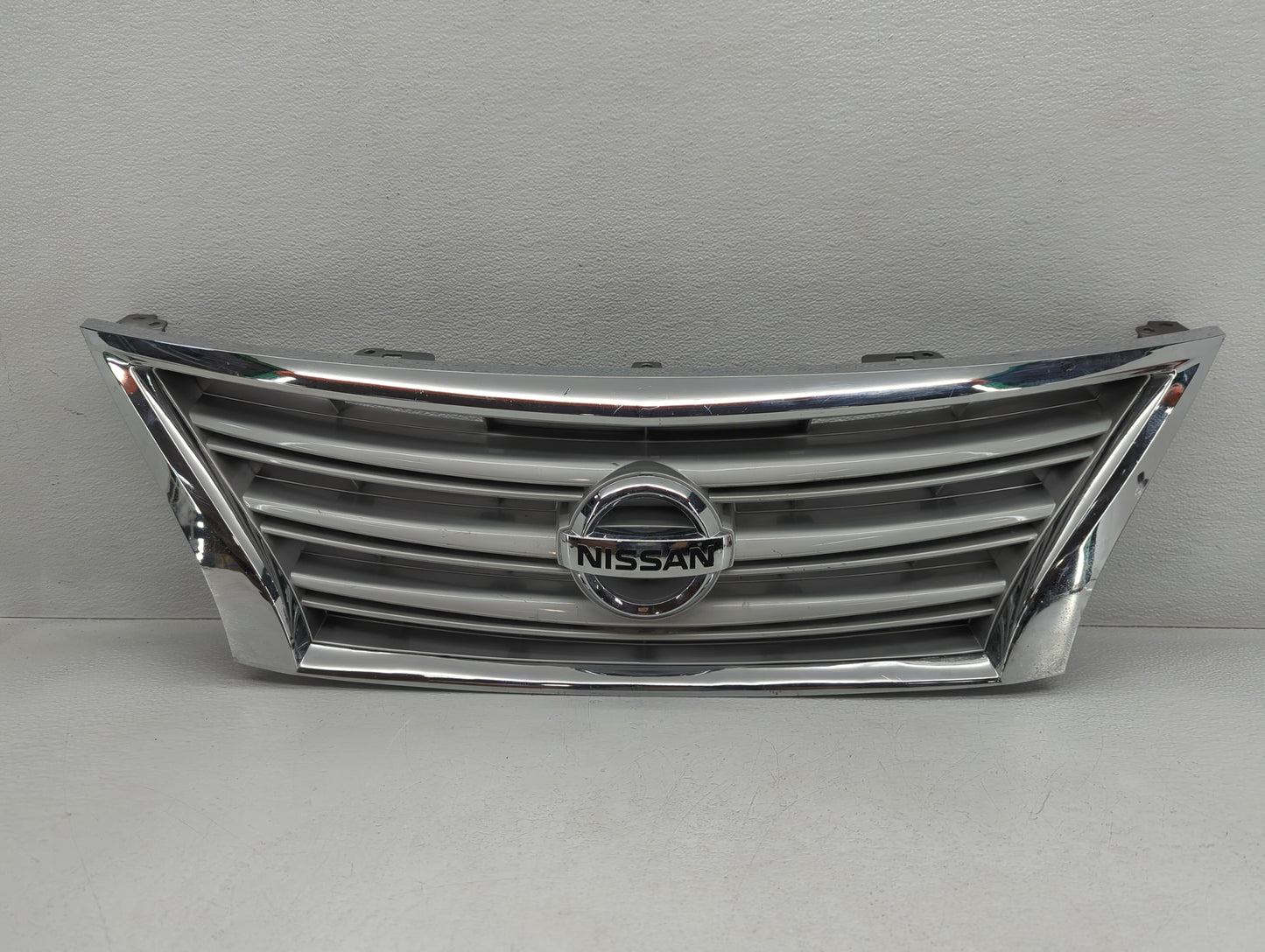 2018-2018 Nissan Maxima Front Bumper Grille Cover - Oemusedautoparts1.com