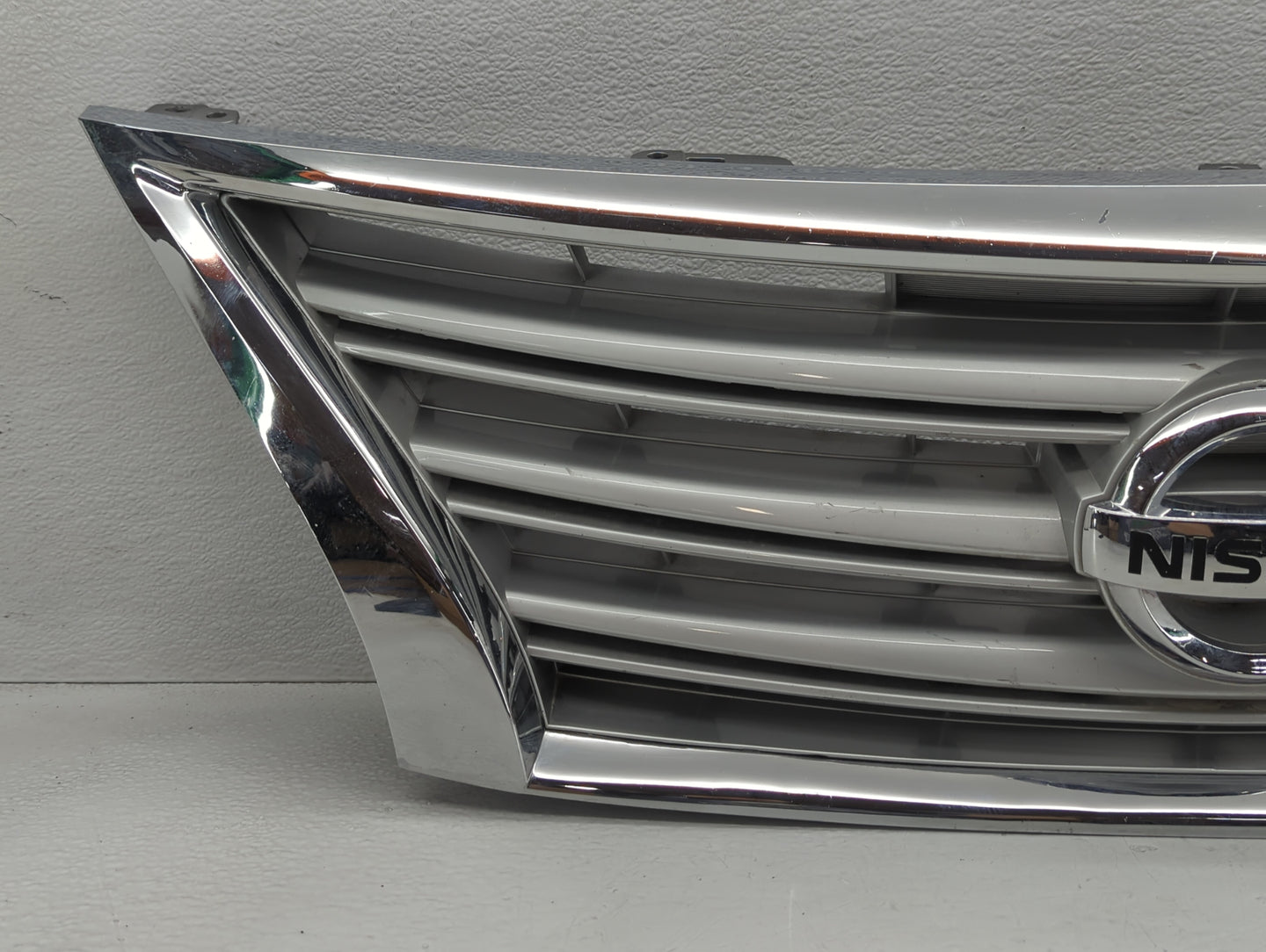 2018-2018 Nissan Maxima Front Bumper Grille Cover - Oemusedautoparts1.com
