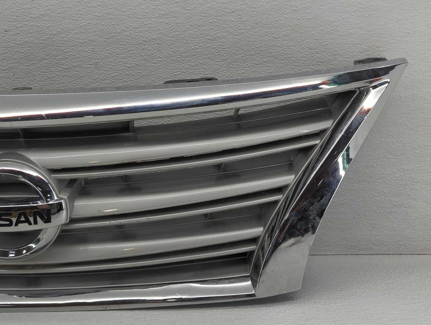2018-2018 Nissan Maxima Front Bumper Grille Cover - Oemusedautoparts1.com